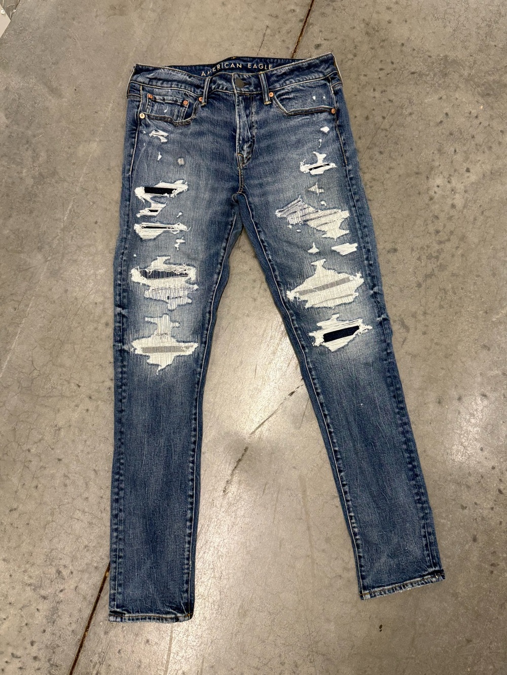 NWOT American Eagle Ripped Skinny Jeans 32x32